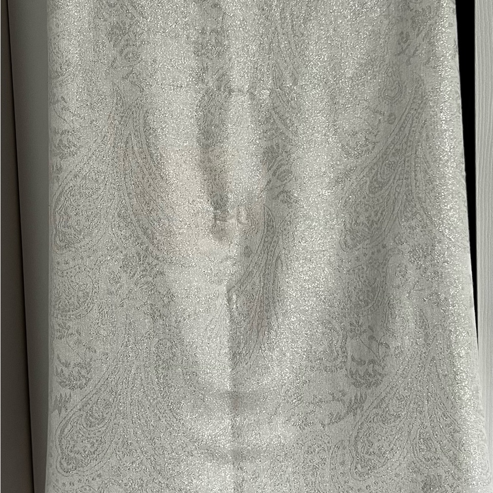 Jessica McClintock White Silver Metallic Paisley Fringe Shawl - Picture 4 of 5